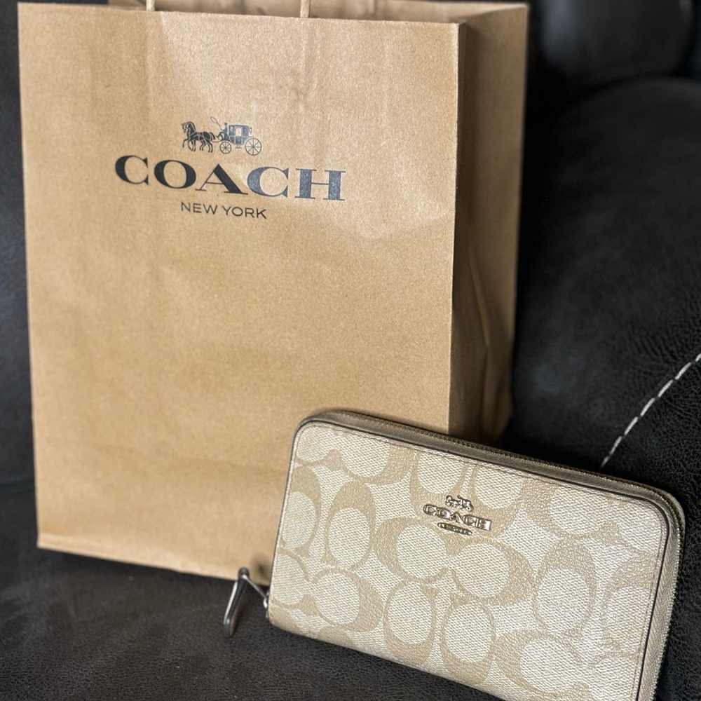 Coach wallet